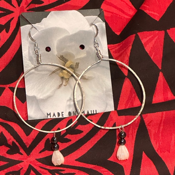 386. Sterling Silver Hoops Mother of Pearl Pikake Carved Jasmine & Hematite - Picture 5 of 5